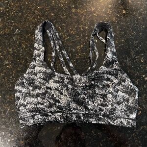 Lululemon sports bra